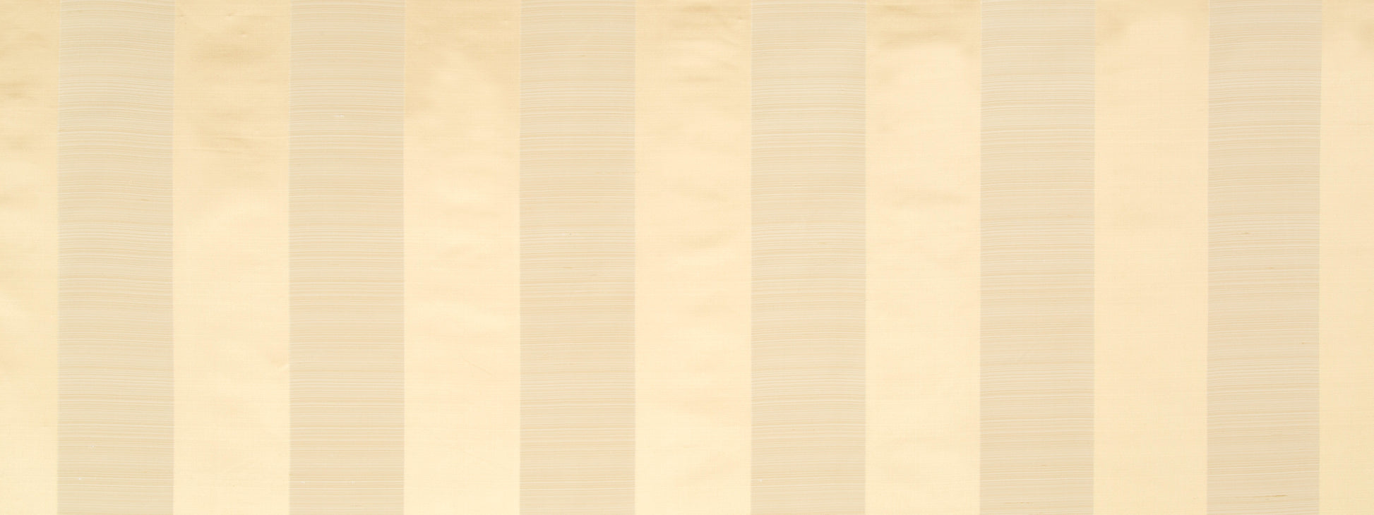 SATIN SMOOTH | GOLDEN STRAW