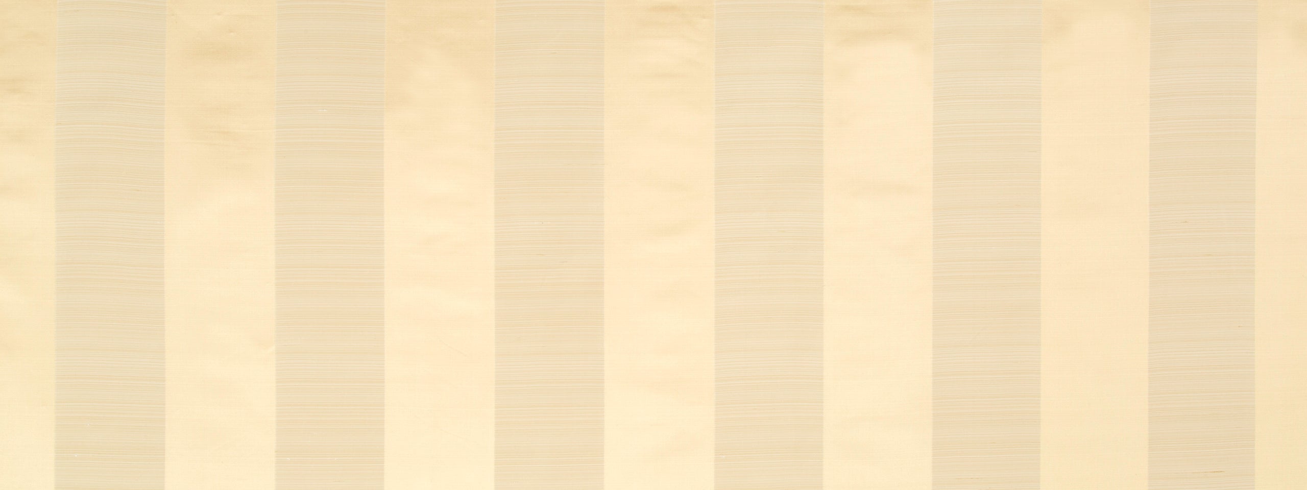 SATIN SMOOTH | GOLDEN STRAW