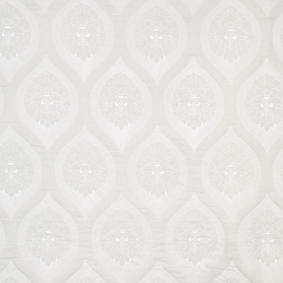 QUILTED SCROLL | SNOW