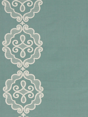 Rue Royale | Pool