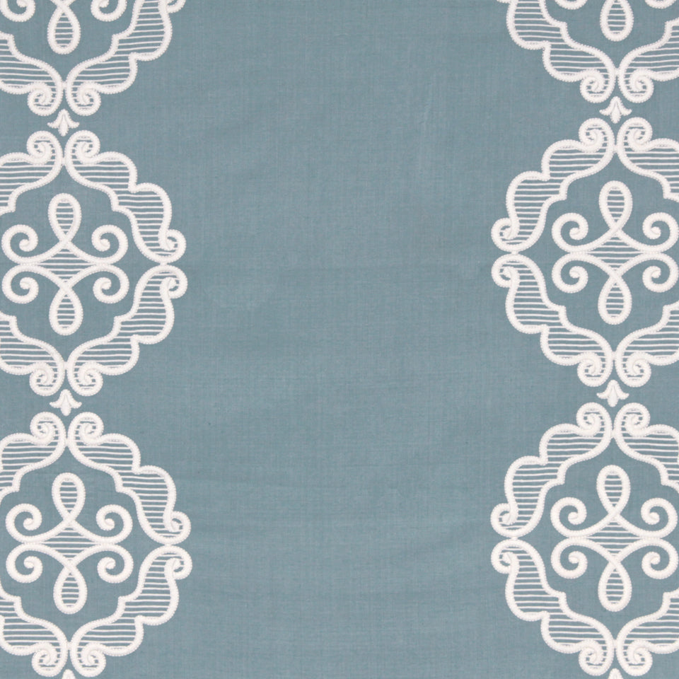 Rue Royale | Pool