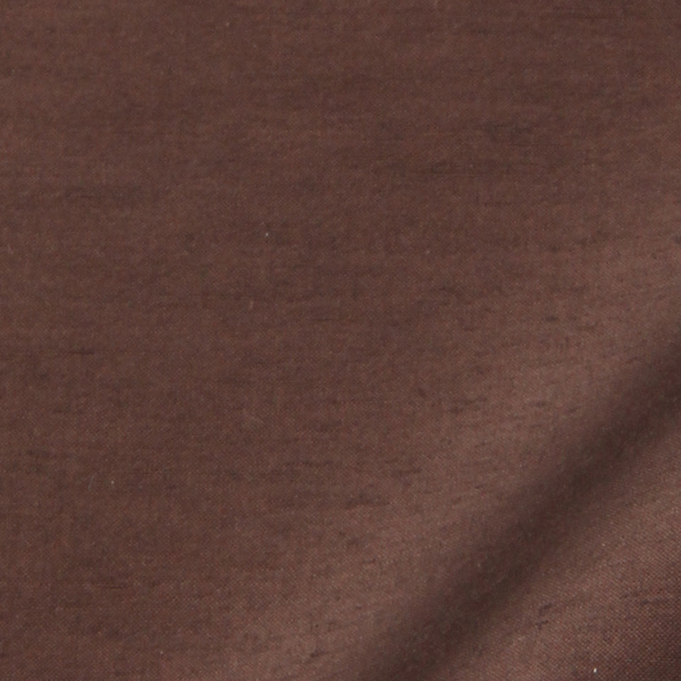 Garlyn Solid | Walnut