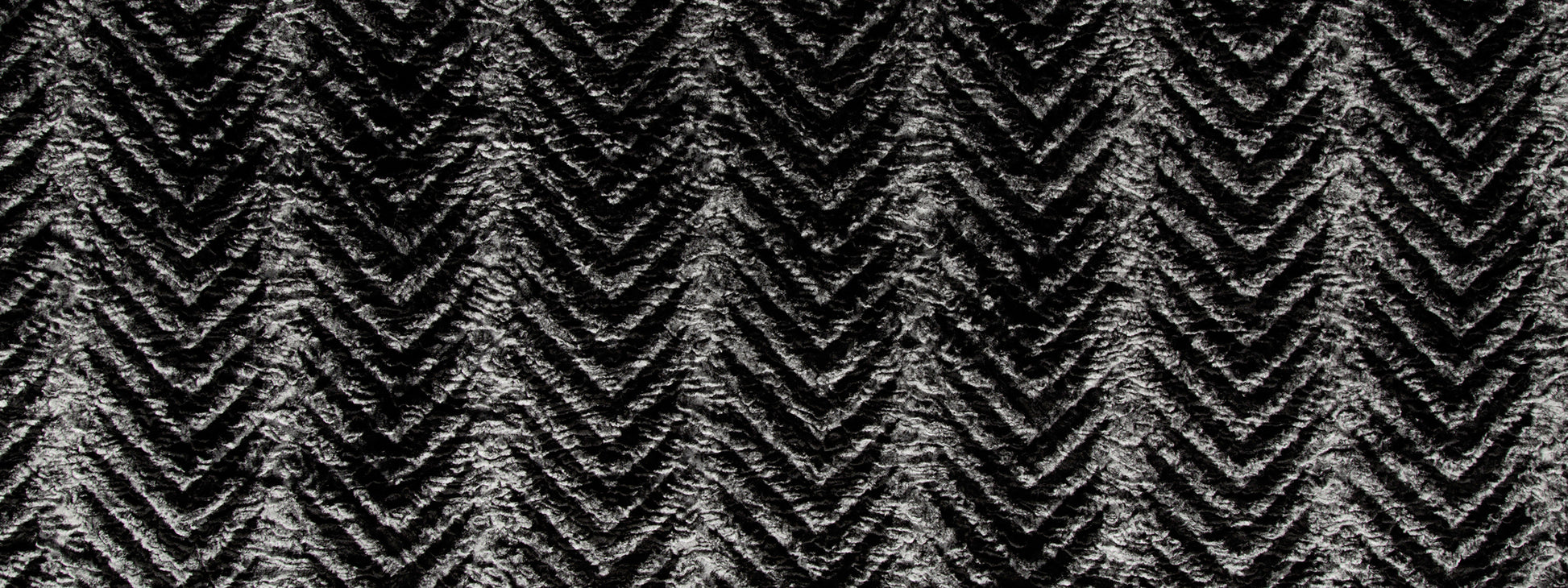 Lario Fur | Black And White