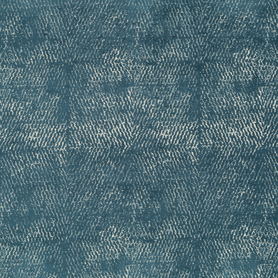 FLASHY | BLUE PINE